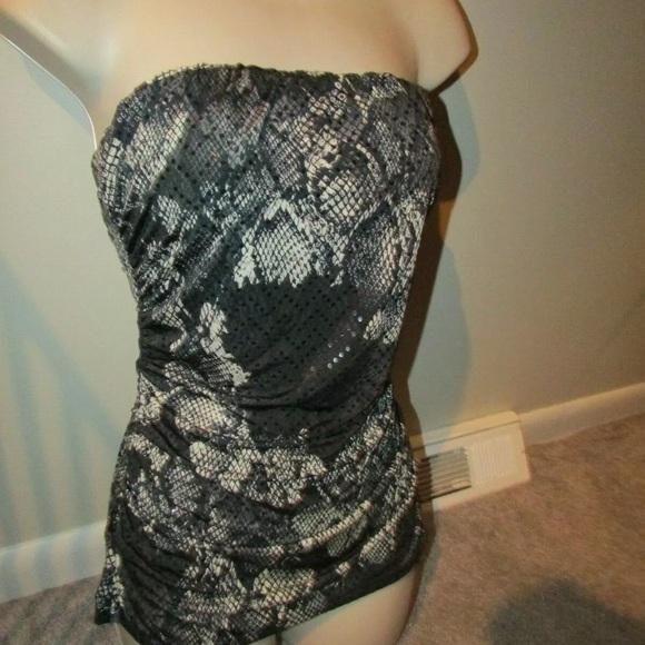 Express jrs small animal print tube top - Picture 2 of 8